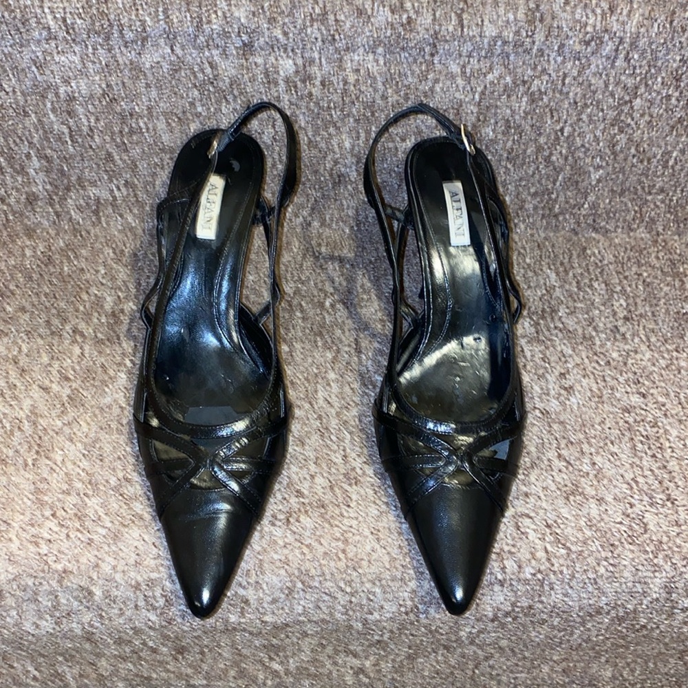 ♠️EUC Alfani Genuina Leather Mule Sandals
